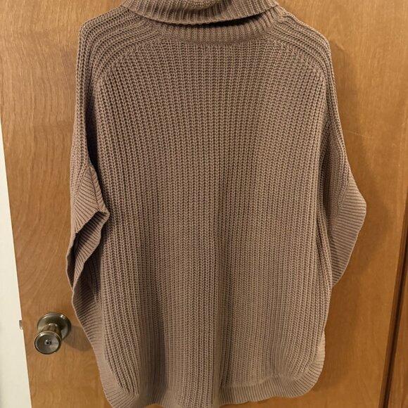 Old Navy Camel Tan Brown Poncho Sweater Size XS-S Pullover Cowlneck EUC - Picture 4 of 8